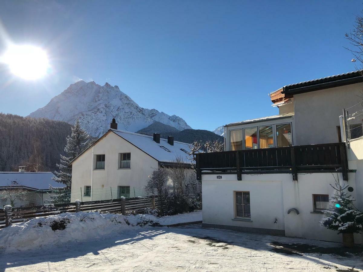 Apartamento Chasa Bazzi Scuol Exterior foto