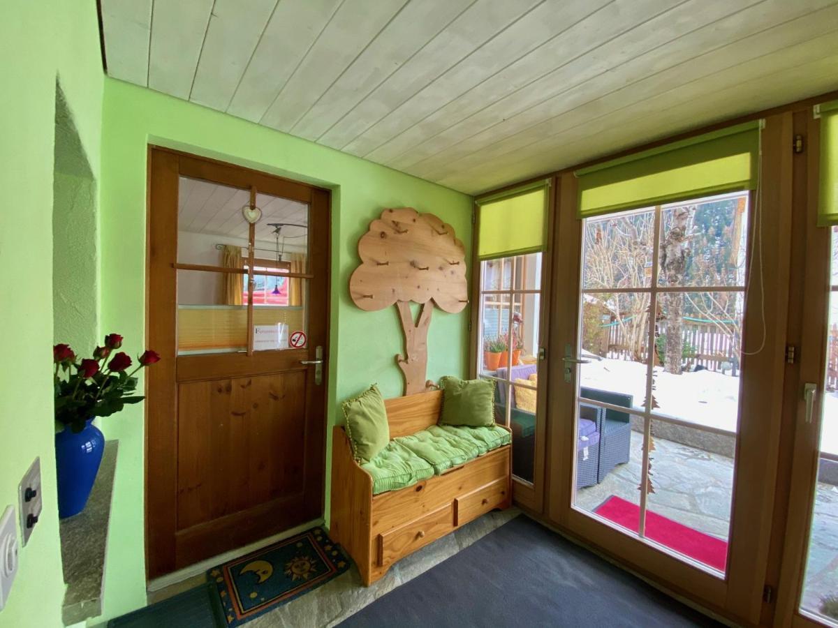 Apartamento Chasa Bazzi Scuol Exterior foto